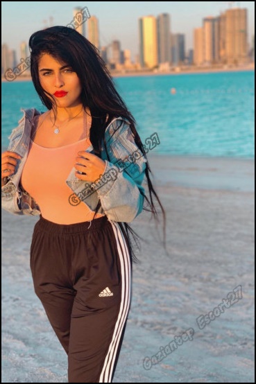 Yalnız Yaşayan Kibirli Escort Yalnız Yaşayan Kibirli Escort