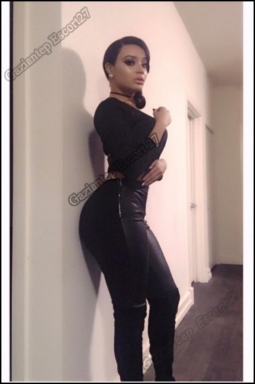 konforlu evinde erkekleri bekleyen gaziantep escort